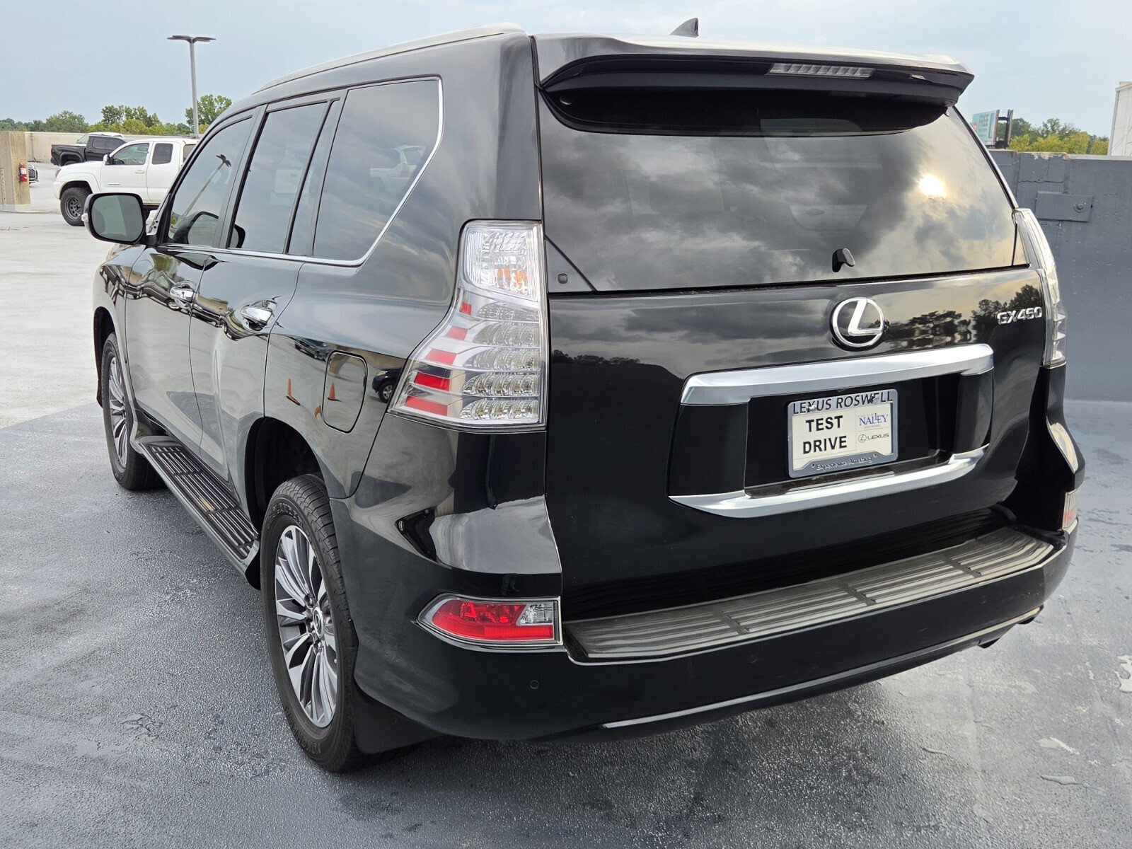 Used 2022 Lexus GX 460 Luxury AWD/4WD image 3