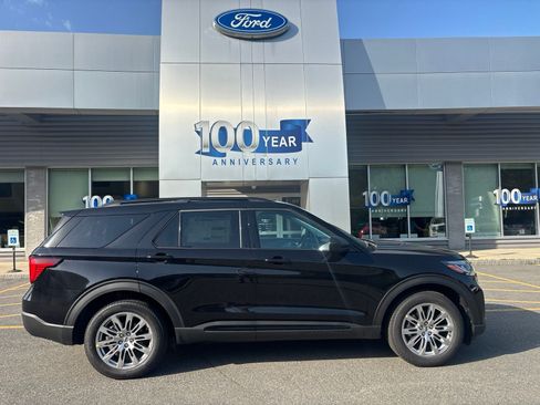New 2026 Ford Explorer Active w/ Active Comfort Package AWD/4WD image 2