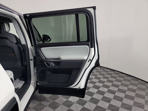 Used 2024 Rivian R1S Adventure AWD/4WD image 19
