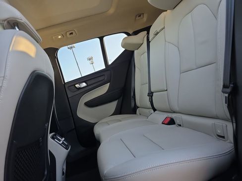 Certified 2023 Volvo XC40 B5 Plus w/ Driver Assist Package image 25