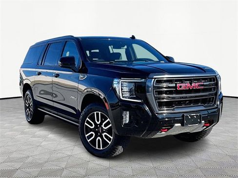Used 2022 GMC Yukon XL AT4 image 1