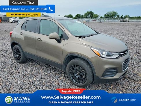 Used 2022 Chevrolet Trax LT w/ Premium Seat Package AWD/4WD image 5