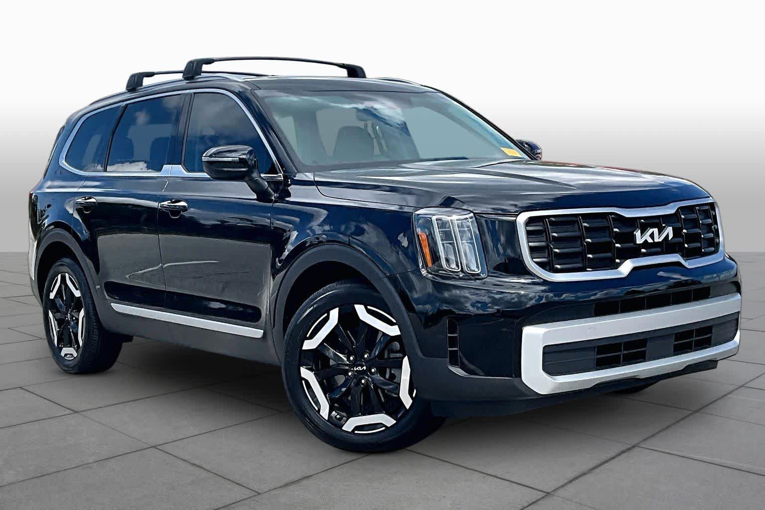 Used 2024 Kia Telluride S w/ S Sunroof Package FWD image 3