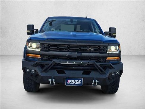 Used 2018 Chevrolet Silverado 1500 LT w/ Texas Edition image 2