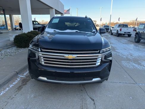 Used 2021 Chevrolet Tahoe High Country w/ Premium Package image 2