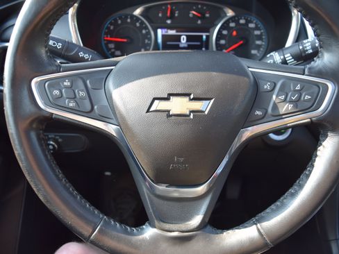 Used 2018 Chevrolet Equinox LT w/ Sun & Infotainment Package AWD/4WD image 12