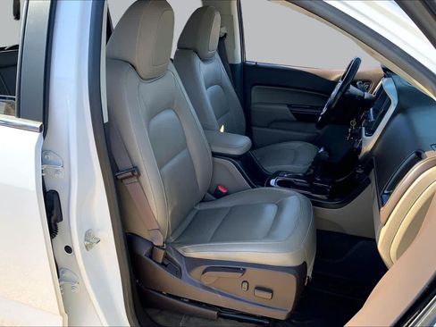 Used 2017 GMC Canyon SLT w/ Driver Alert Package AWD/4WD image 8
