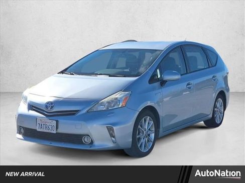 Used 2013 Toyota Prius V Five image 1