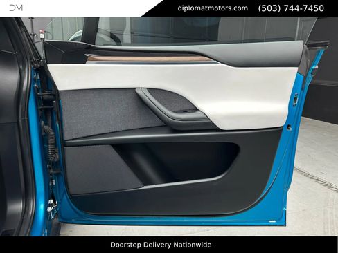 Used 2023 Tesla Model X image 33