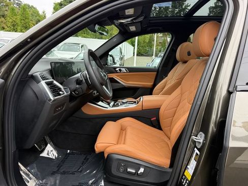 Used 2024 BMW X5 xDrive40i w/ M Sport Package AWD/4WD image 19