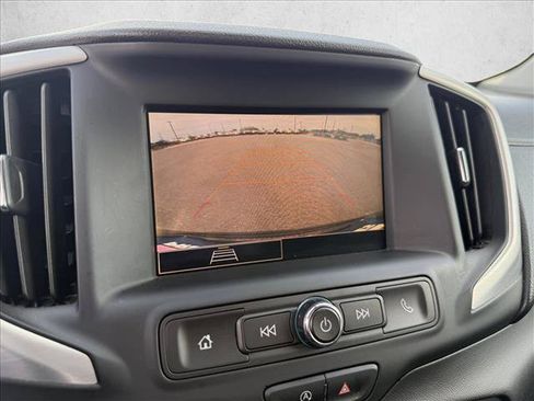 Used 2024 GMC Terrain SLE AWD/4WD image 17