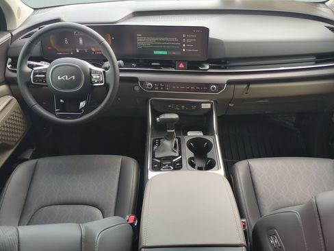 New 2026 Kia Carnival EX FWD image 12