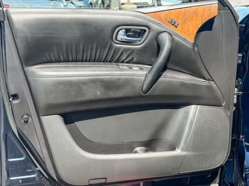 Used 2022 Nissan Armada SL w/ Captain's Chairs Package AWD/4WD image 19