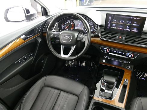 Used 2023 Audi Q5 2.0T Premium w/ Convenience Package AWD/4WD image 18