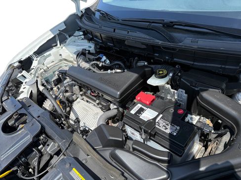 Used 2020 Nissan Rogue SV w/ Premium Package FWD image 10