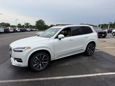 Used 2024 Volvo XC90 B6 Ultimate w/ Protection Package Premier AWD/4WD image 6