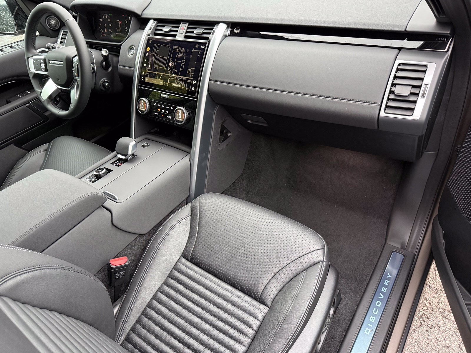 New 2026 Land Rover Discovery S AWD/4WD image 21