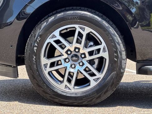 Used 2025 Ford Expedition Active AWD/4WD image 40
