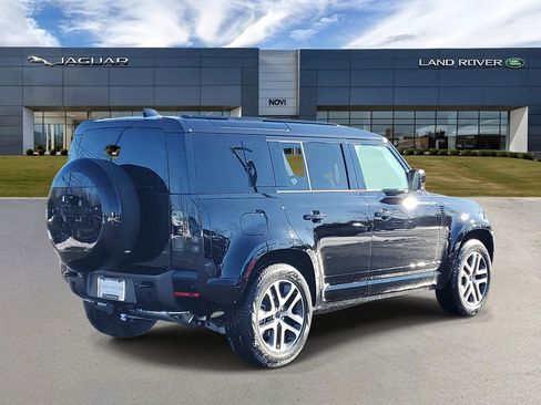 New 2026 Land Rover Defender 110 X-Dynamic SE image 3