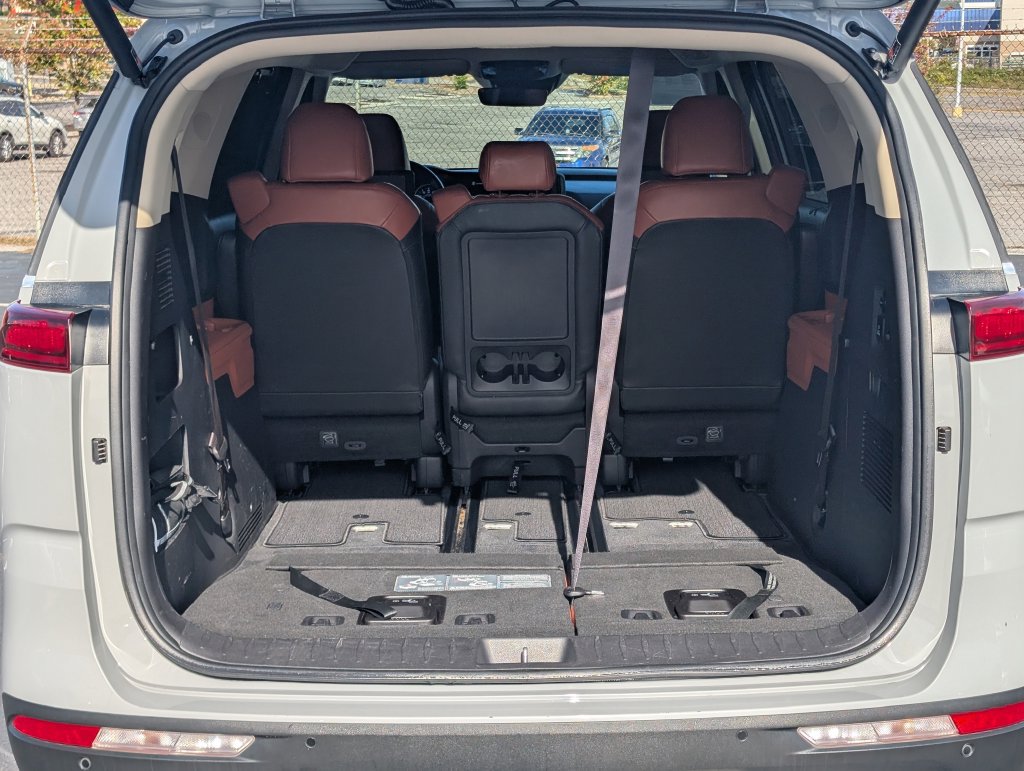 Used 2022 Kia Carnival SX FWD image 9
