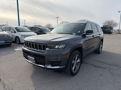 Used 2022 Jeep Grand Cherokee L Limited image 8