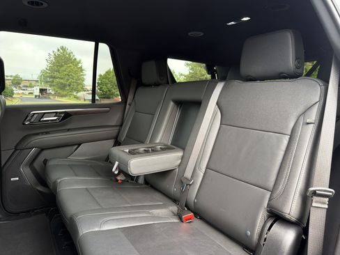 Used 2025 Chevrolet Tahoe Z71 w/ Comfort Package AWD/4WD image 9