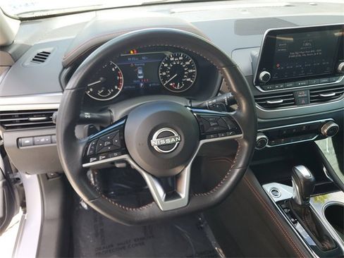 Used 2024 Nissan Altima 2.5 SR image 5