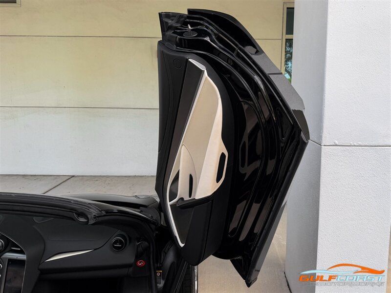 Used 2024 McLaren 750S Spider RWD image 34