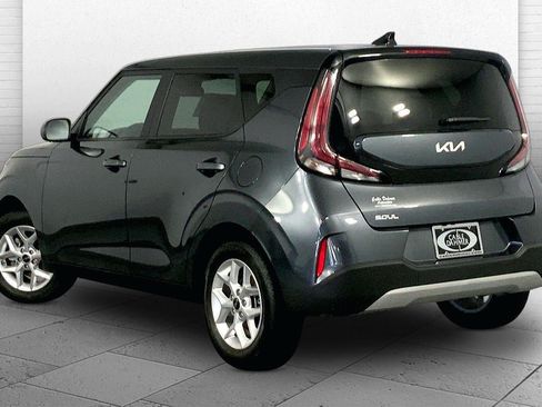 Used 2025 Kia Soul LX w/ LX Technology Package FWD image 11