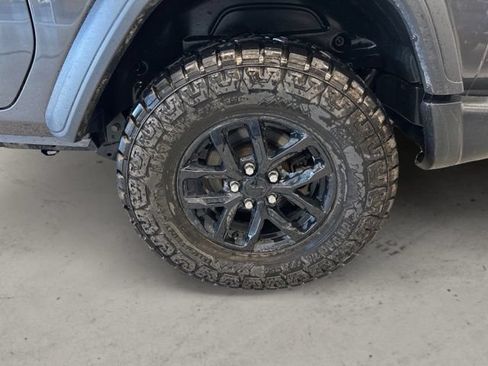 Used 2018 Jeep Wrangler Sport AWD/4WD image 9