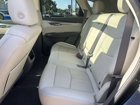 Used 2021 Cadillac XT5 Premium Luxury FWD image 19