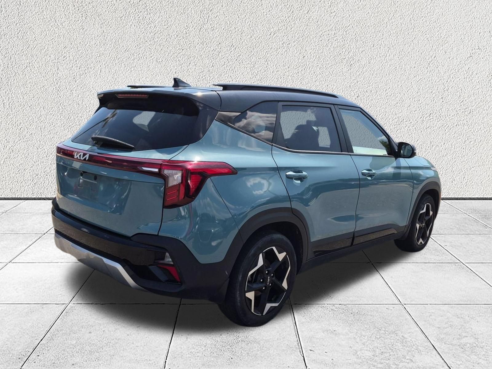 Used 2025 Kia Seltos S FWD image 3
