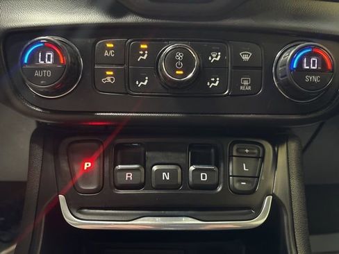 Used 2020 GMC Terrain SLT w/ Preferred Package image 13