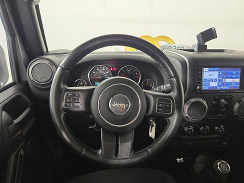 Used 2017 Jeep Wrangler Unlimited Sport image 15