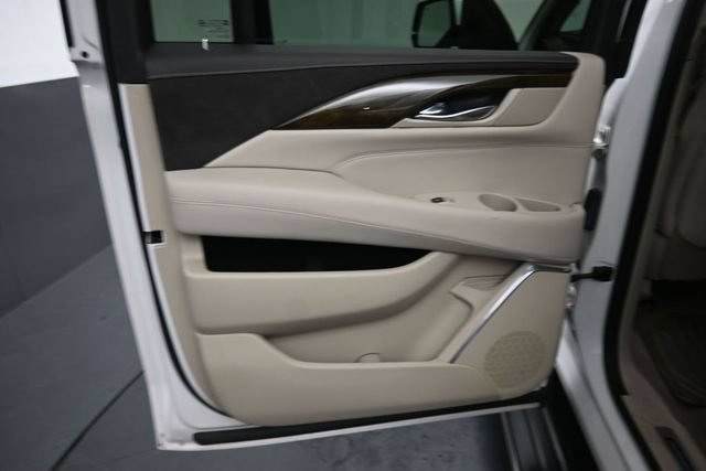 Used 2018 Cadillac Escalade ESV Premium Luxury AWD/4WD image 23