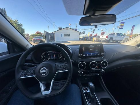 Used 2025 Nissan Sentra SV FWD image 18