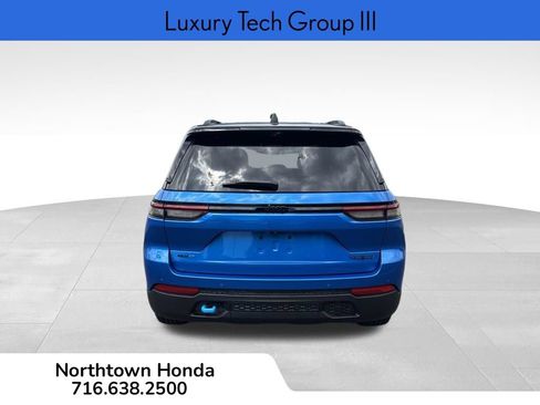 Used 2023 Jeep Grand Cherokee Trailhawk w/ Luxury Tech Group III AWD/4WD image 6