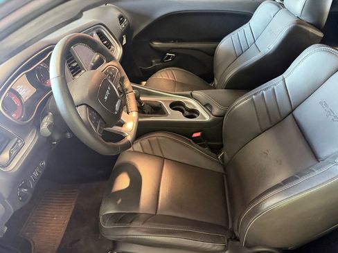 Used 2016 Dodge Challenger SRT Hellcat RWD image 9