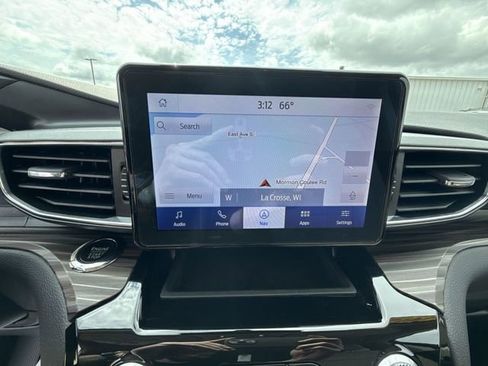 Used 2023 Ford Explorer Limited image 47