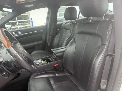Used 2013 Lincoln MKS AWD image 18