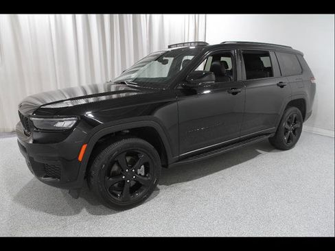 Used 2024 Jeep Grand Cherokee L Altitude AWD/4WD image 3