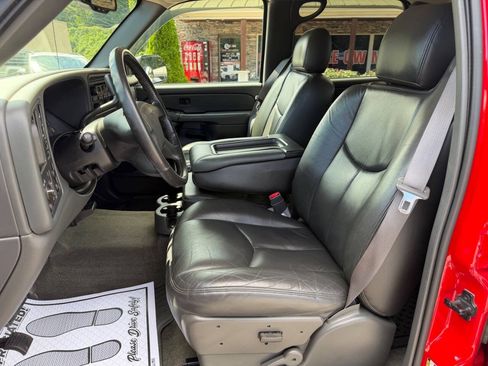 Used 2004 GMC Sierra 3500 SLE w/ Heavy-Duty Power Package AWD/4WD image 12