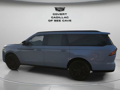 Used 2025 Lincoln Navigator L Reserve w/ Jet Appearance Package image 6