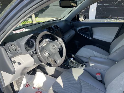 Used 2012 Toyota RAV4 EV image 12