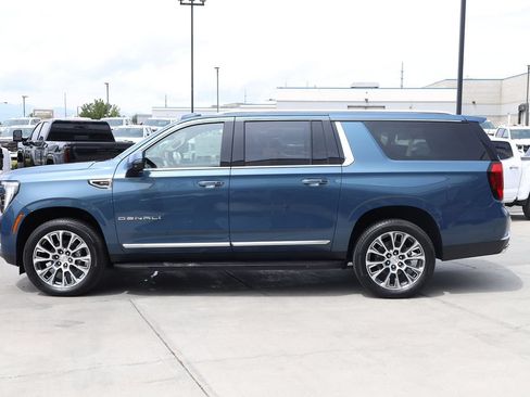 New 2026 GMC Yukon XL Denali AWD/4WD image 3