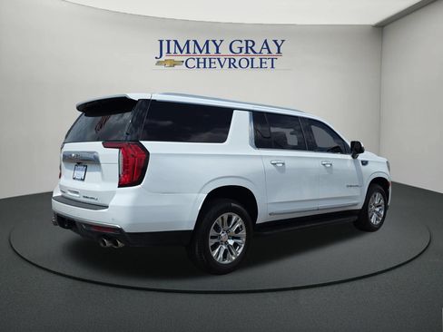 Used 2021 GMC Yukon XL Denali AWD/4WD image 5