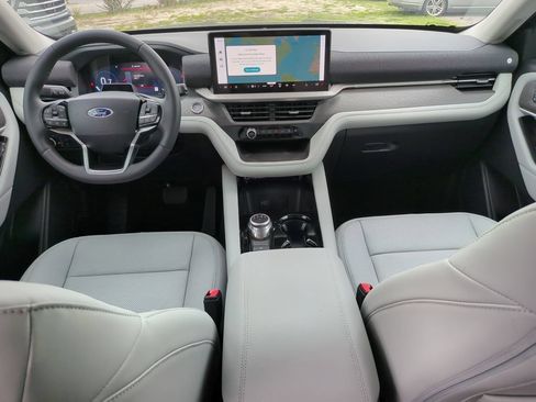 New 2026 Ford Explorer Platinum w/ LUX Leather Package AWD/4WD image 12