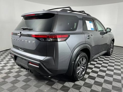 Used 2025 Nissan Pathfinder SV w/ SV Premium Package FWD image 12