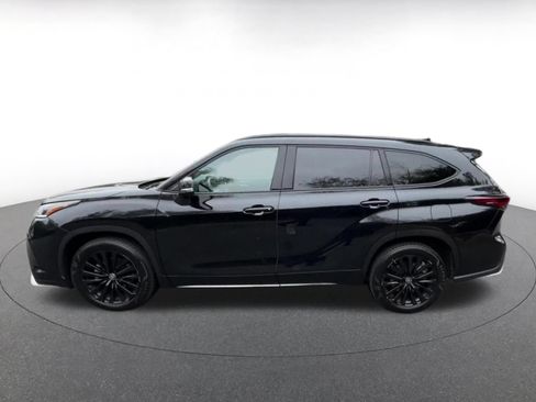 Used 2025 Toyota Highlander XSE AWD/4WD image 7