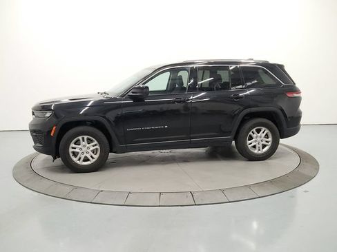 Used 2024 Jeep Grand Cherokee Laredo RWD image 5